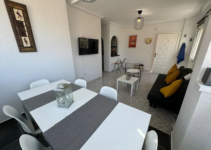 Mediterranean Breeze Casa Trebol Apartment *